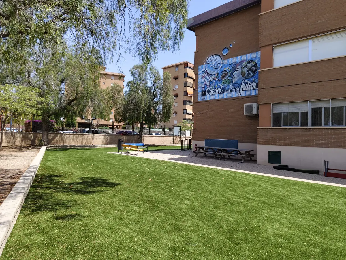 Césped Artificial de colegio en Alicante